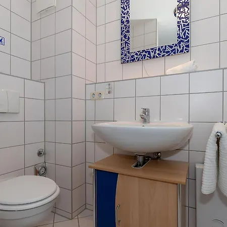 Haus Bernstein 12 *